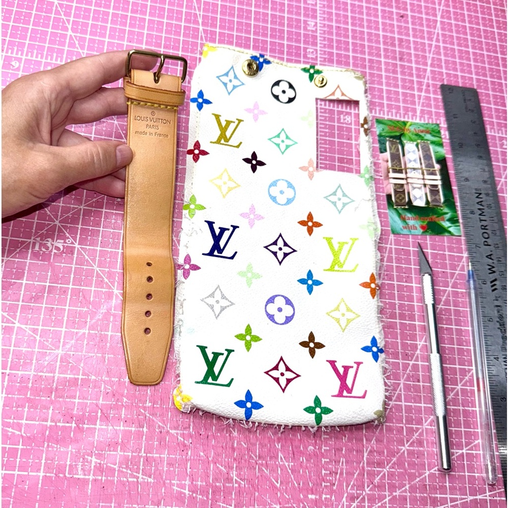 🩷🤍 Louis Vuitton Apple Watch band White multicolor Hand crafted ♻️ - Picture 8 of 15